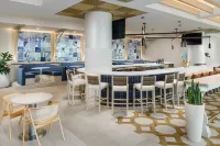 Holiday Inn Resort LUMINA ON WRIGHTSVILLE BEACH by IHG - bar