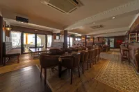 帕拉蒂姆阿拉基瑪公寓式酒店 - 酒吧