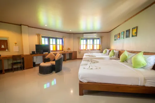 Medio de Pai Hotels in Pai District