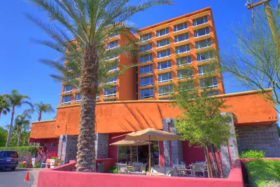 Holiday Inn Express & Suites Phoenix - Midtown by IHG Các khách sạn ở Phượng Hoàng
