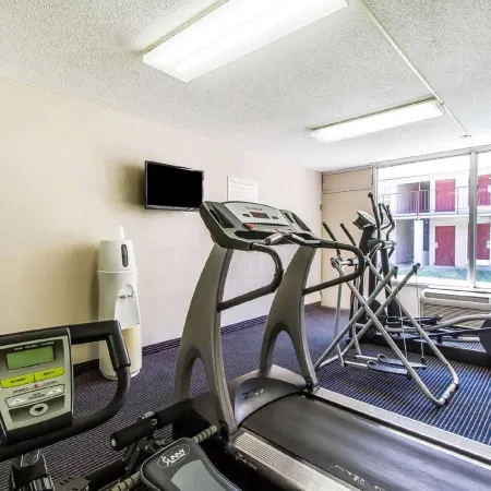 Econo Lodge Inn & Suites Near Bricktown