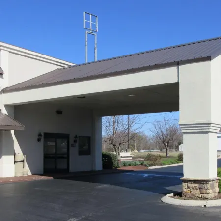 Super 8 by Wyndham Manchester TN