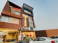 Hotel the Diamond 2 Min from Zirakpur Bus Stand فنادق في بانتشكولا