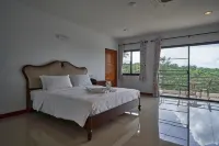 ChanNgarm Mountain View Resort จันทน์งาม เมาท์เท่นวิว รีสอร์ท Hotels in Sikhio