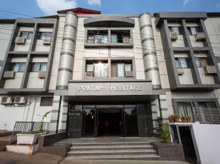 Hotel Pratap Heritage Отели рядом с достопримечательностью «Poonam Chowk»