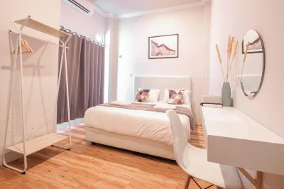 Krisan Guest House Syariah Banjarbaru Mitra RedDoorz فنادق في Guntung Payung