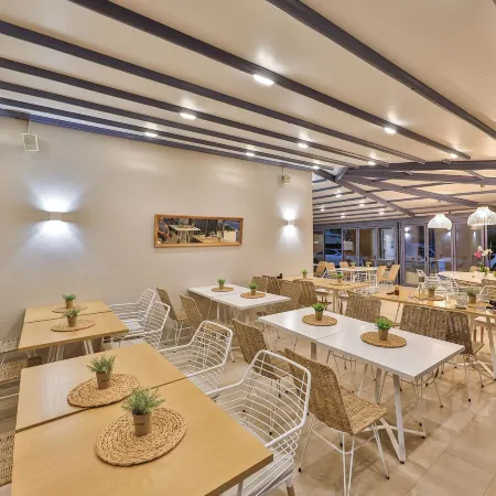 Dias Hotel