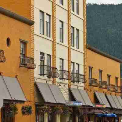 Adventure Hotel Hotel Exterior