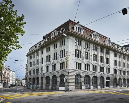 Motel One Zürich Hotels near Bellevueplatz