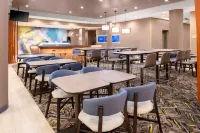 SpringHill Suites Kansas City Airport - breakfast
