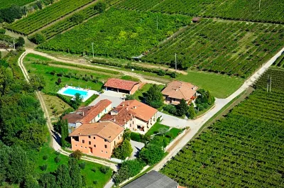 Agriturismo la Palazzina Hotels in Sona