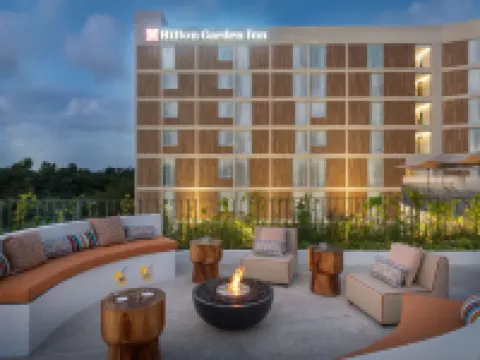 ヒルトン ガーデン イン カンクン エアポート ベニート・ファレスのホテル