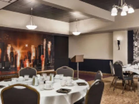 Super 8 by Wyndham Sarnia on Hotels in Sarnia