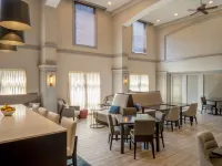 Hampton Inn Raynham-Taunton - parking