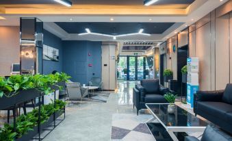 Ease Hotel (Zhuhai Gongbei Port Fuhuali)