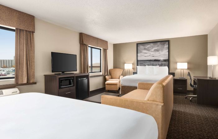 Super 8 by Wyndham Lincoln North