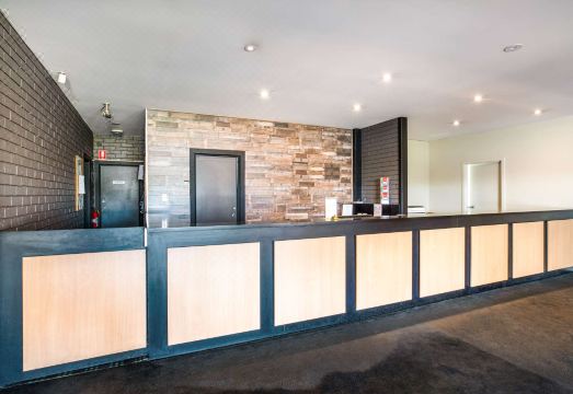 나이트캡 앳 웨스트사이드 호텔