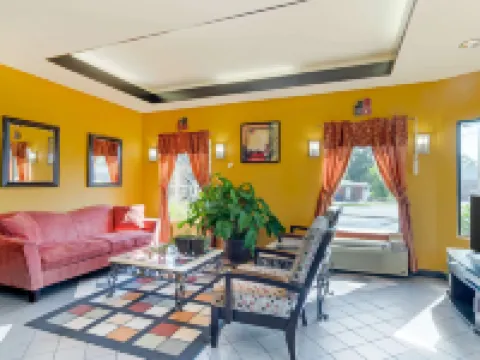 Econo Lodge Inn & Suites Hotels in Catoosa County