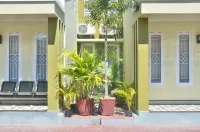 Tanjung Angin Guest House Palu Hoteles en Mantikulore