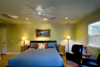 Queen's Inn by the River Hotel a Oakhurst