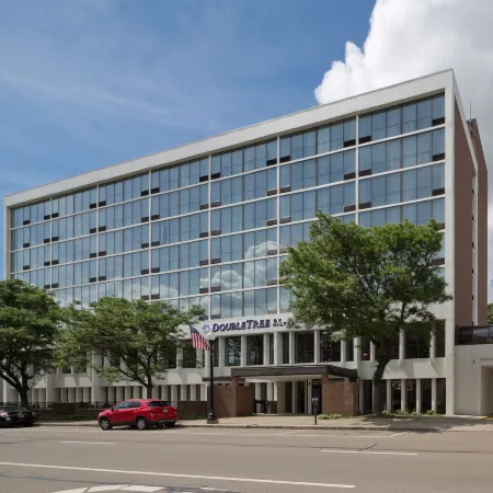DoubleTree by Hilton Jamestown