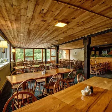 Snowy Owl Inn