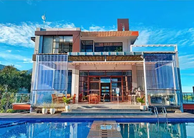 De Pointé Resort & Resto Hotels in Cisarua