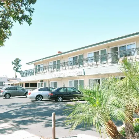 Crystal Lodge Motel