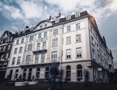 Hotel Royal Отели рядом с достопримечательностью «DoKK1»