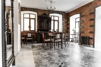 Brick Walls Hotel