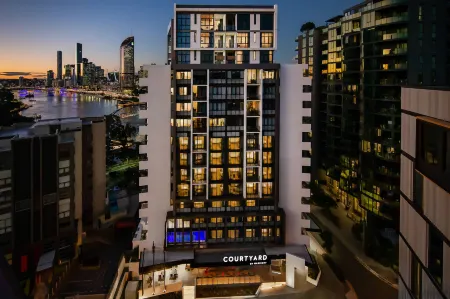 Courtyard by Marriott Brisbane South Bank Отели рядом с достопримечательностью «Queensland Parliament»