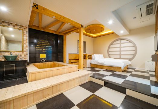 진주 숙소 내부 전경