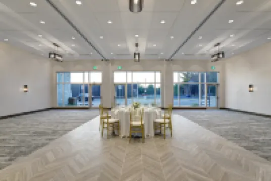 キャンドルウッド スイーツ キングストン ウエスト by IHG キングストンのホテル