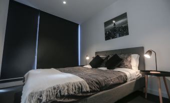 Stunning Newly Furnished 2 Bedrooms Apartment