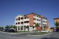 Villaggio Pini Hotels near Luna Park