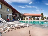 Best Western Plus Lake Front Hotel - Pools
