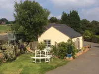 Broccoli Bottom Hotels near Saint Marys Church Manton