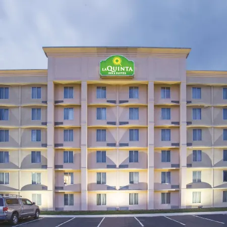 La Quinta Inn & Suites by Wyndham Indianapolis South