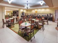 La Quinta Inn & Suites by Wyndham Port Arthur