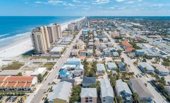 Oceanside Paradise - Ultra-Modern Beach Townhouse