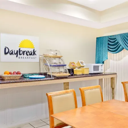 Days Inn & Suites by Wyndham Stockbridge South Atlanta