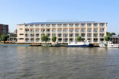Delta Palace Hotels near Farul Vechi