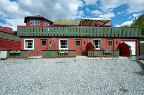 Sjøholt Camping Hotels in Stordal