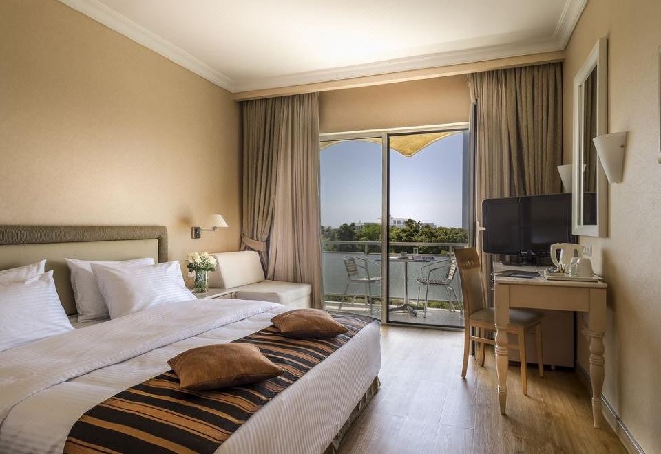 5. 페닉스 호텔 아..