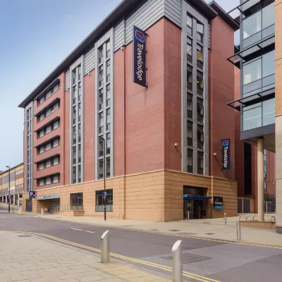 Travelodge Sheffield Central Hôtels à proximité de la Sheffield Train Station