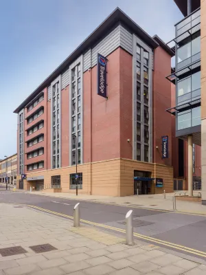 Travelodge Sheffield Central - موقف سيارات
