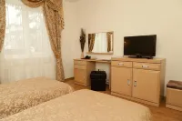 Hotel Complex Teatralny 알렉산더 넵스키 수도원 주변 호텔