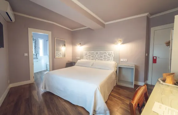 卡斯塔羅斯旅館