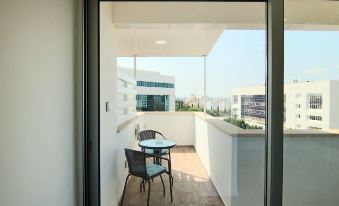 Phaedrus Living: Luxury Suite Nicosia 504