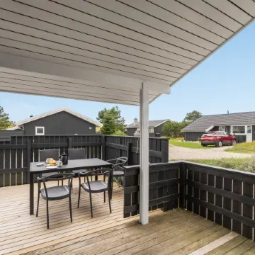 "Mads" - 950m from the Sea